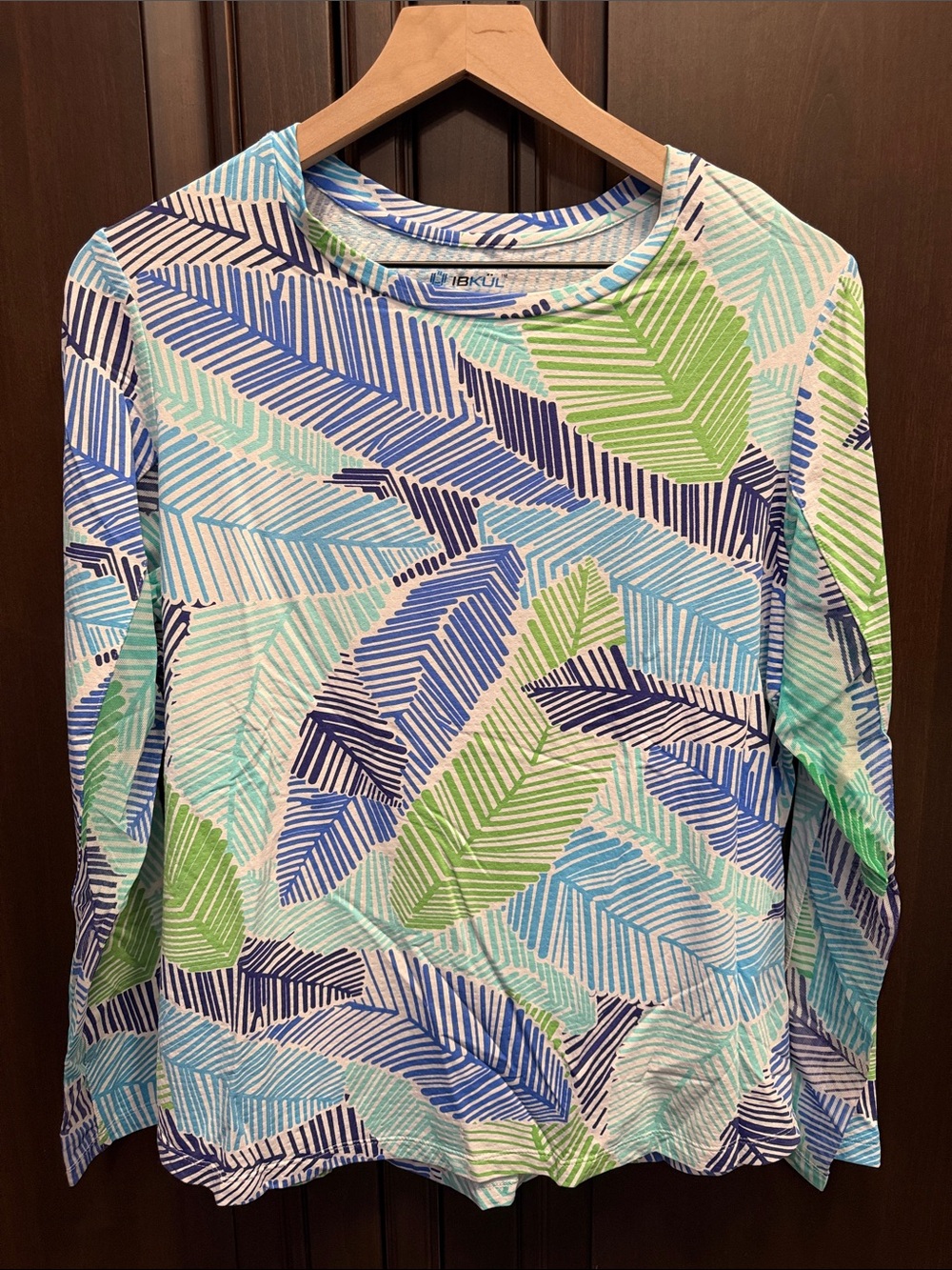 IBKUL Long Sleeve Leaf-Print Top in Blue, Green & White